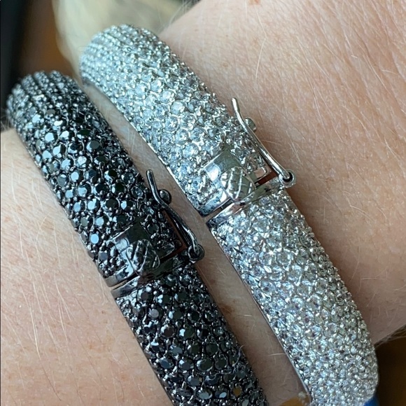 Crystal Black & White Bangles - 2pcs - Picture 2 of 7